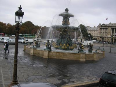FUENTE EN LA PLAZA DE LA CONCORDIA