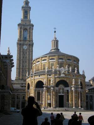 LA TORRE Y LA CAPILLA